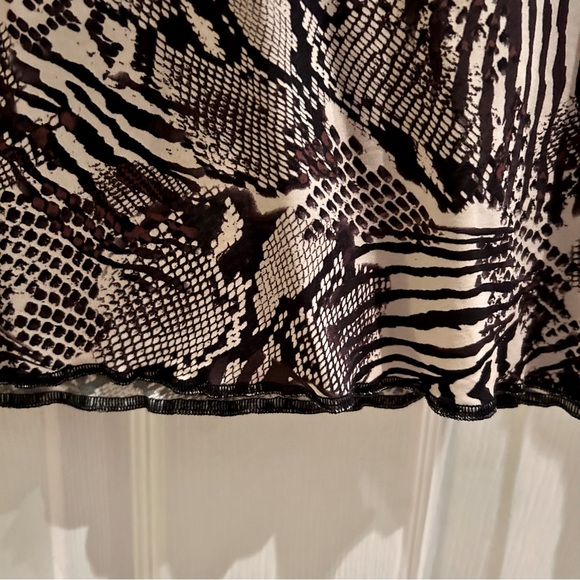 Women's Aritzia Wilfred Animal Print Stretch Top Size Small - Picture 4 of 7